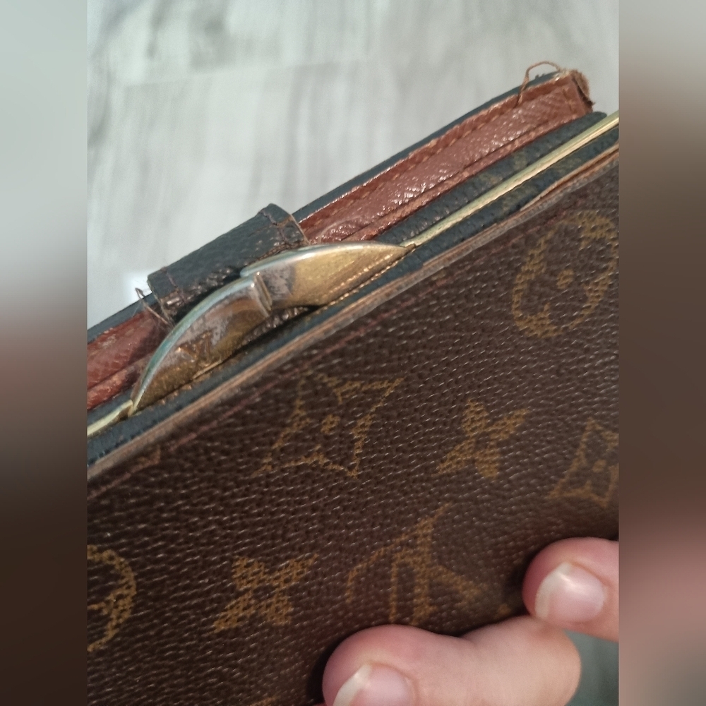 Authentic LOUIS VUITTON Vienois Wallet Kiss Lock Brown - Picture 10 of 16